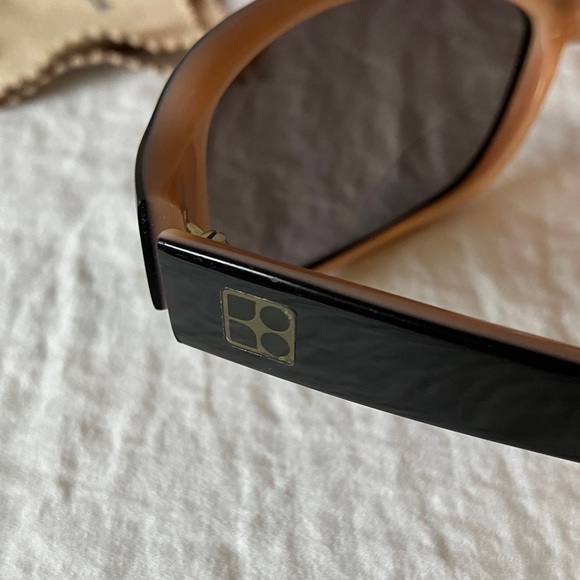 Kate Spade: VTG Tatums Sunglasses- case & cloth- marks main image 4